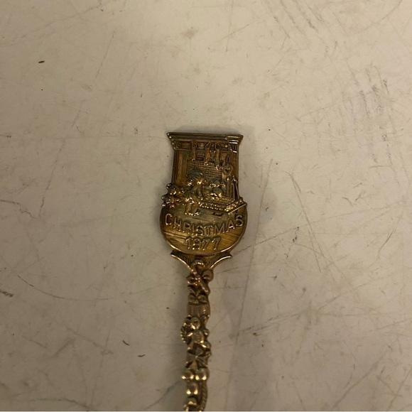 Vintage Christmas silver decorative spoons - embossed bowls - years 1975 - 1986 - Picture 5 of 14